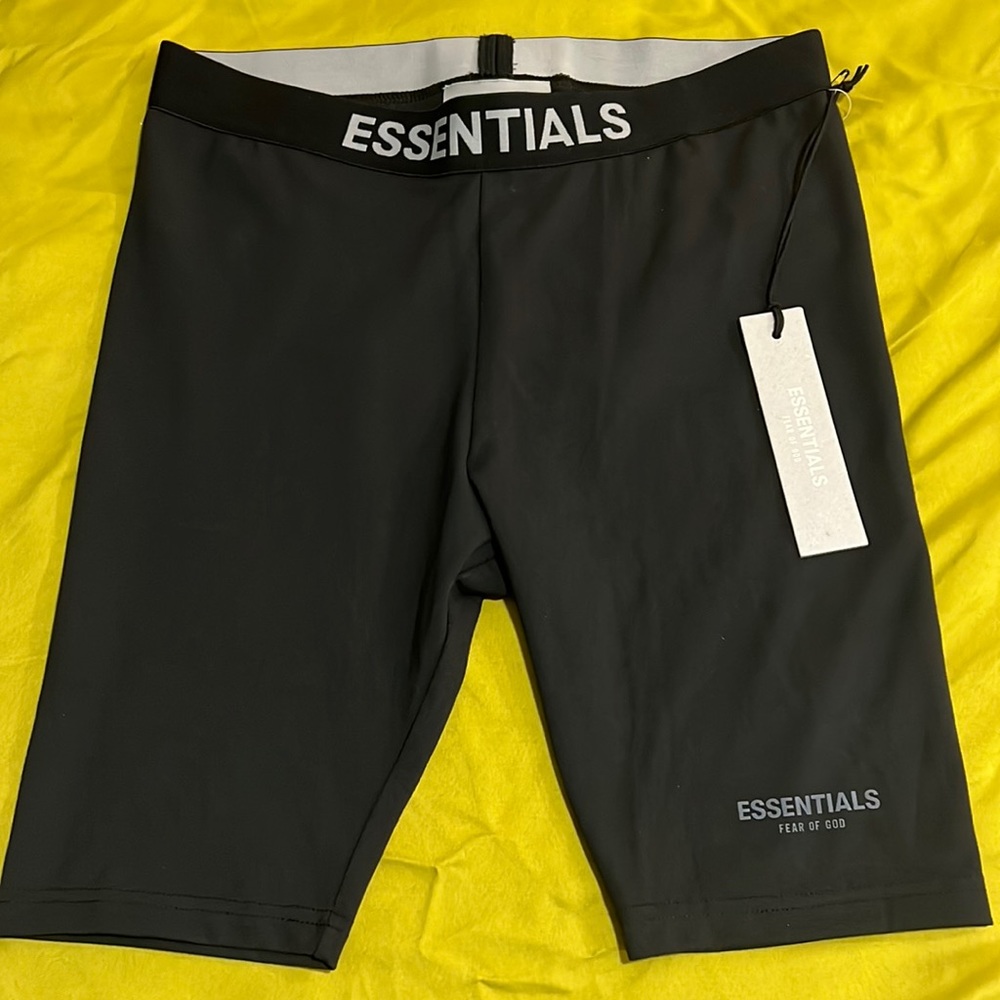 NWT FEAR OF GOD ESSENTIALS WOMEN’S BIKER SHORTS!!